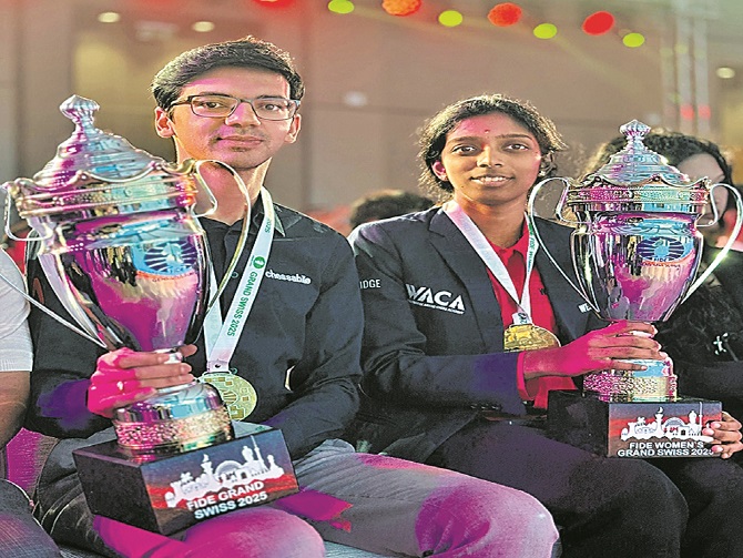 స్విస్‌ గ్రాండ్‌ టైటిల్‌  