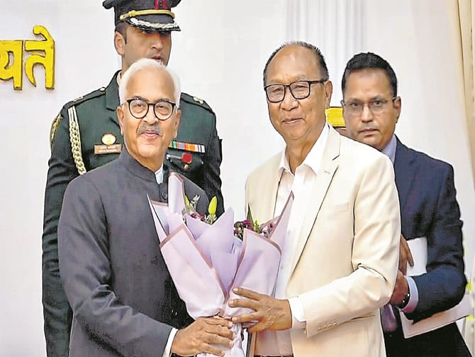 మణిపుర్‌ సీఎంగా ఖేమ్‌చంద్‌ ప్రమాణం