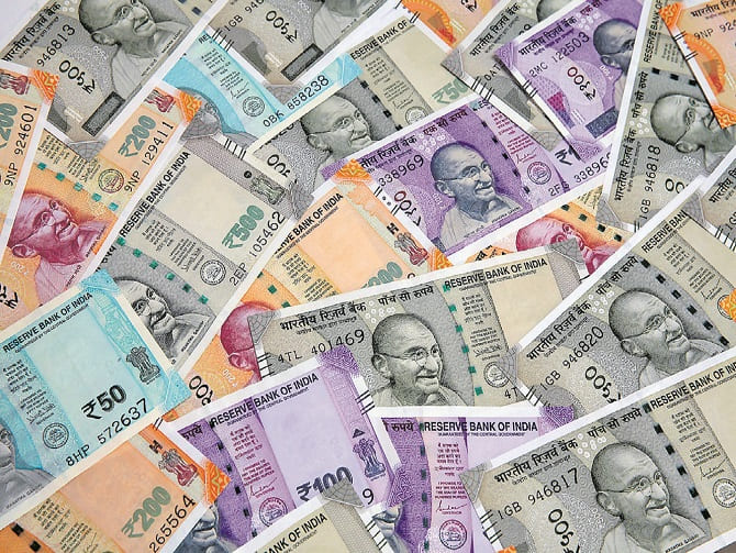 చలామణిలో రూ.40 లక్షల కోట్ల నగదు