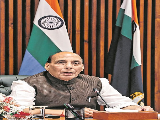 రక్షణ ఎగుమతుల్లో భారత్‌ రికార్డు